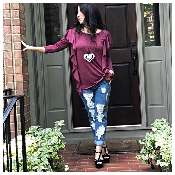 ✨LAST ONE ✨Long sleeve ruffle detail top - Picture 3 of 6